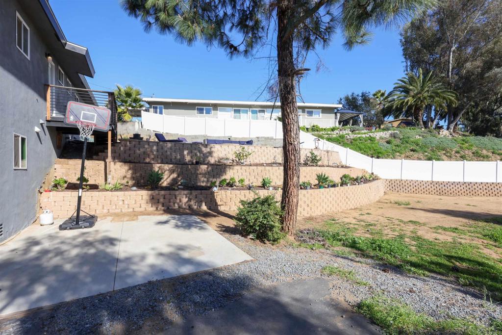 9715 Emerald Hill Lane