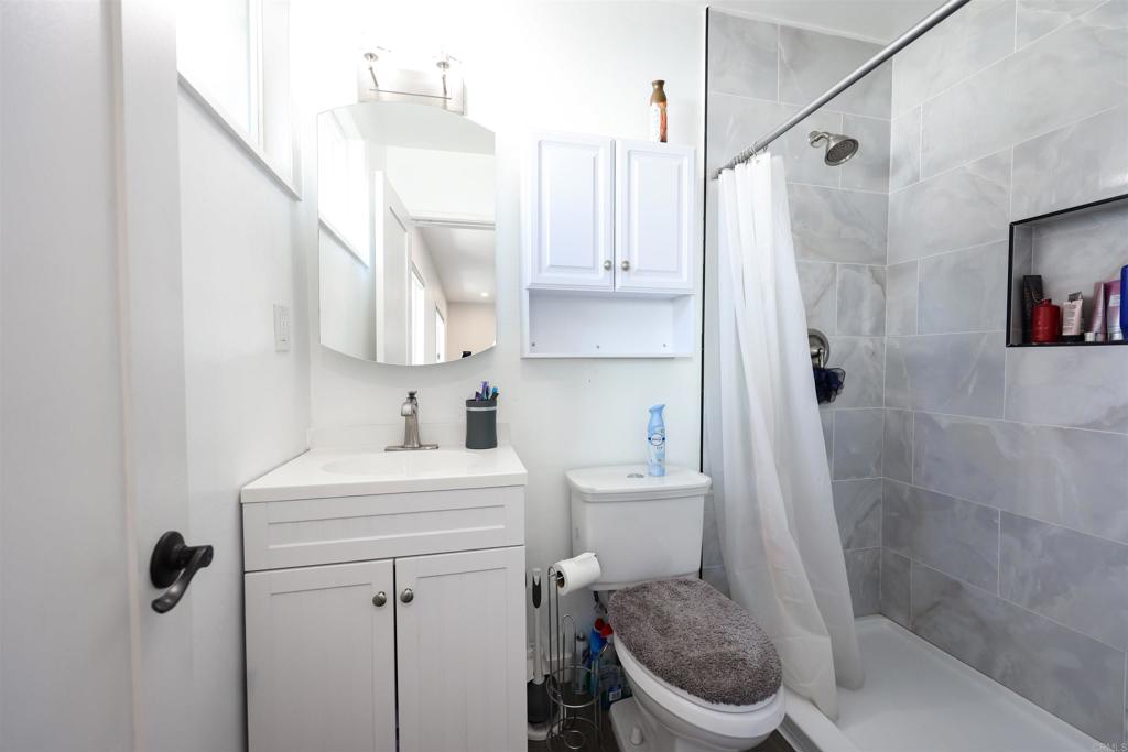 9715 Emerald Hill Lane