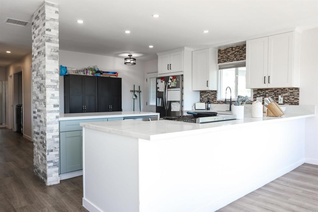 9715 Emerald Hill Lane