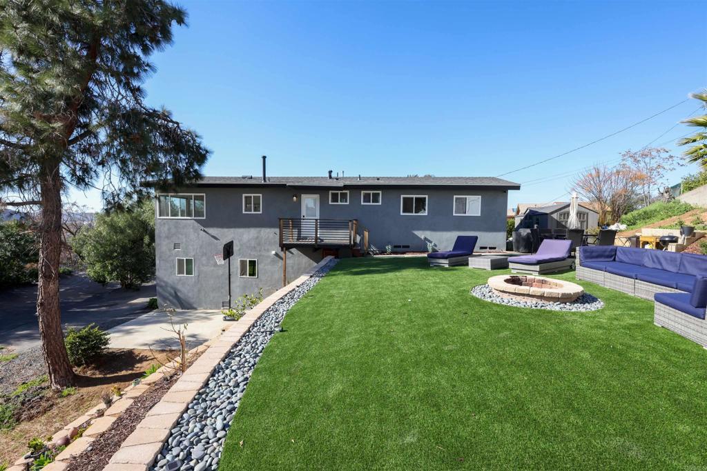 9715 Emerald Hill Lane