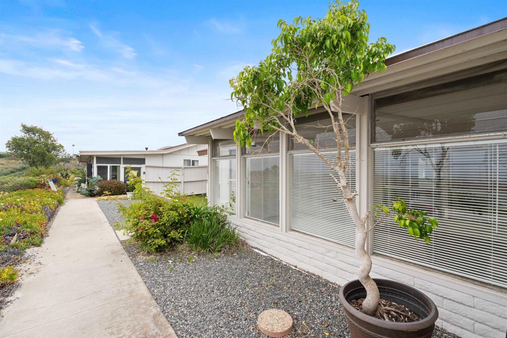 3660 Vista Campana N 33