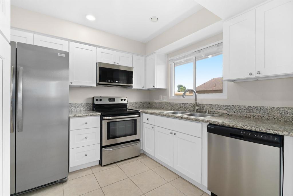 3660 Vista Campana N 33