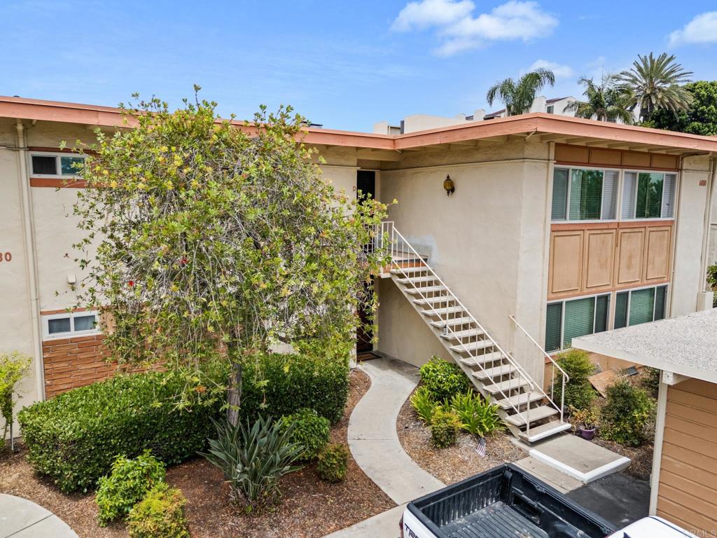 6880 Hyde Park Drive B