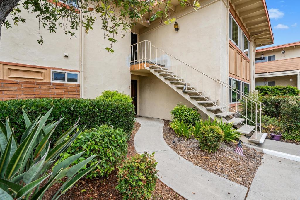 6880 Hyde Park Drive B