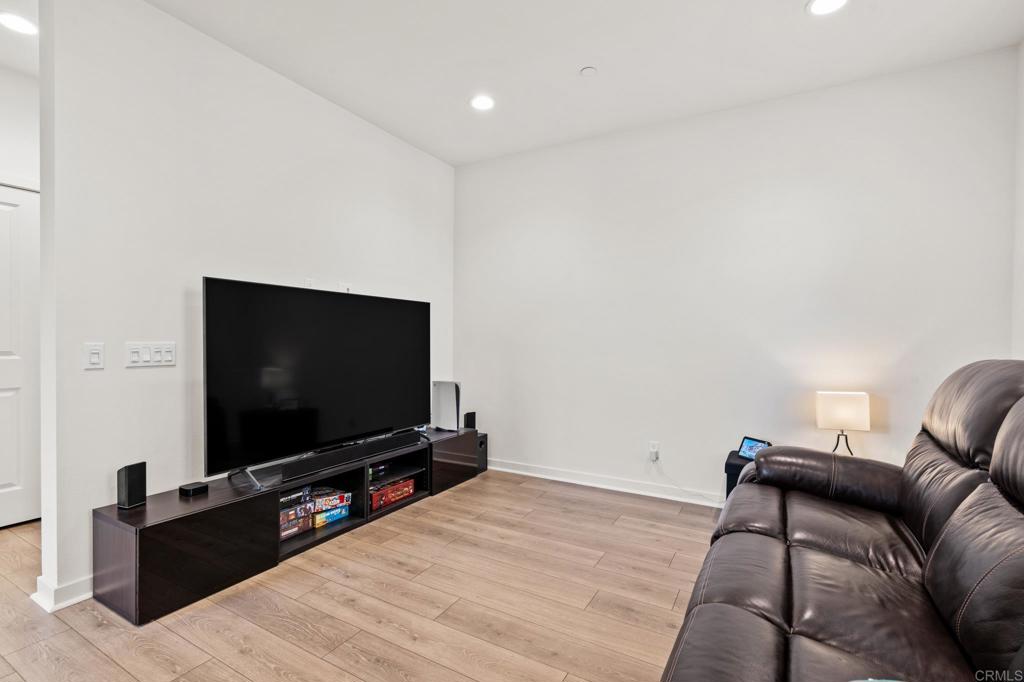 312 Waverunner Court