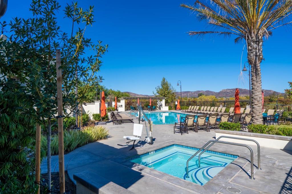 312 Waverunner Court