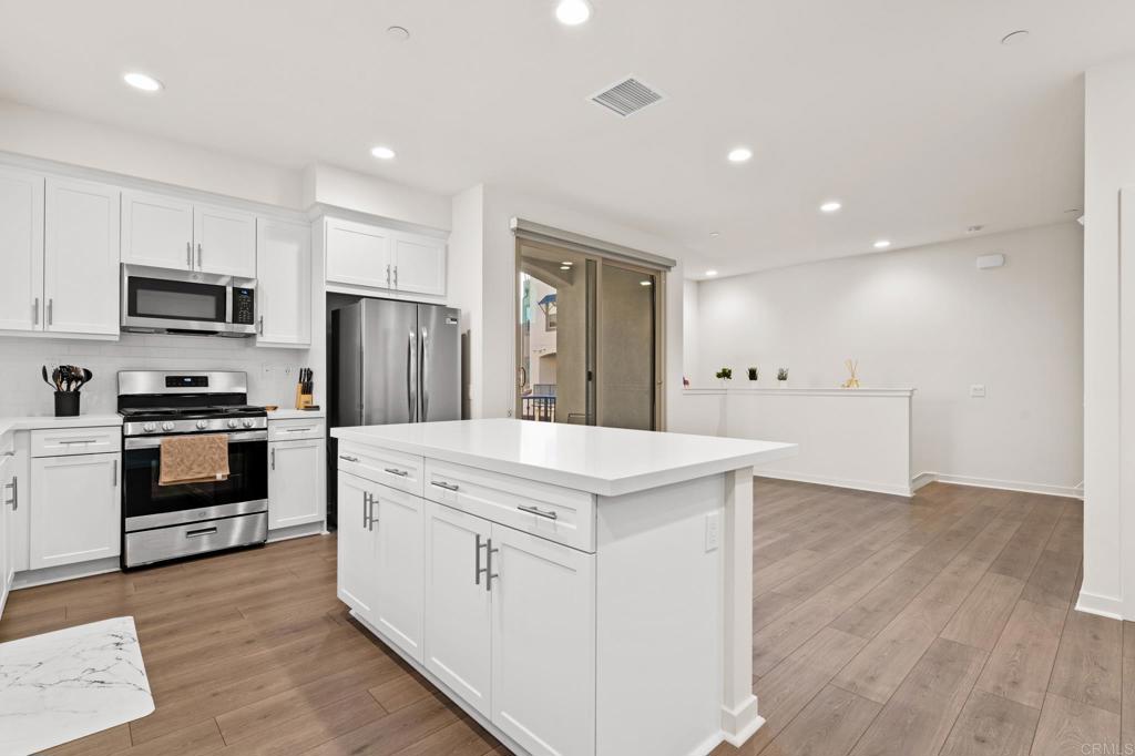 312 Waverunner Court