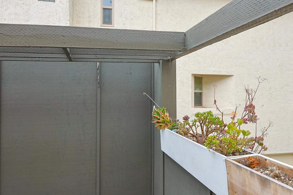 1222 River Glen Row 65