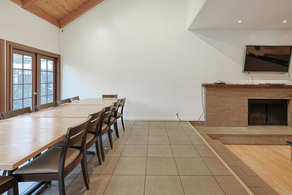 1222 River Glen Row 65