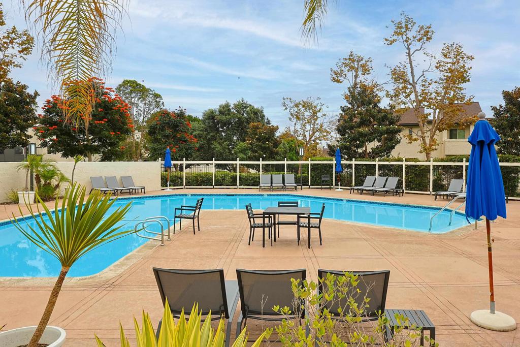 1222 River Glen Row 65