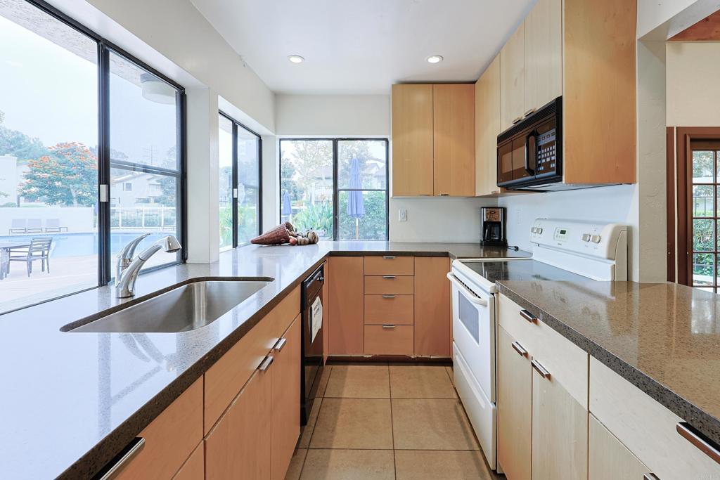 1222 River Glen Row 65