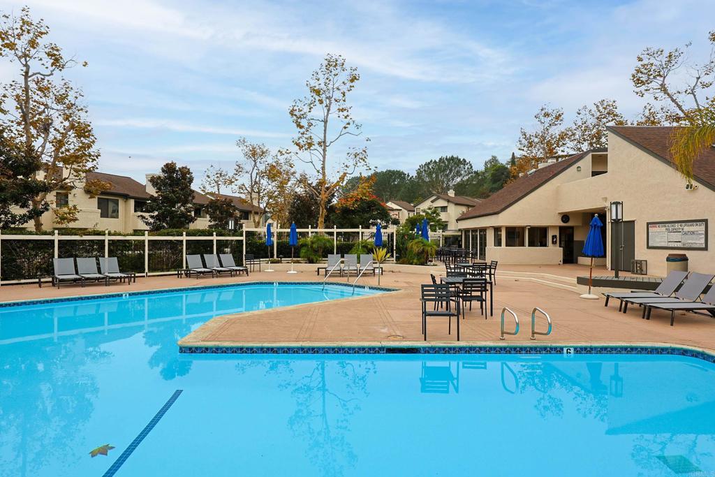 1222 River Glen Row 65
