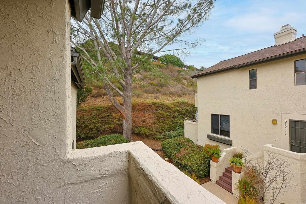 1222 River Glen Row 65