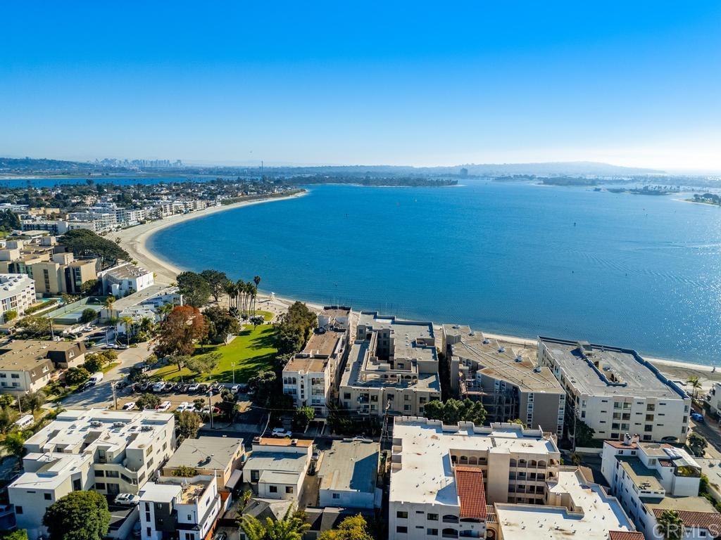 1235 Parker Place 3J