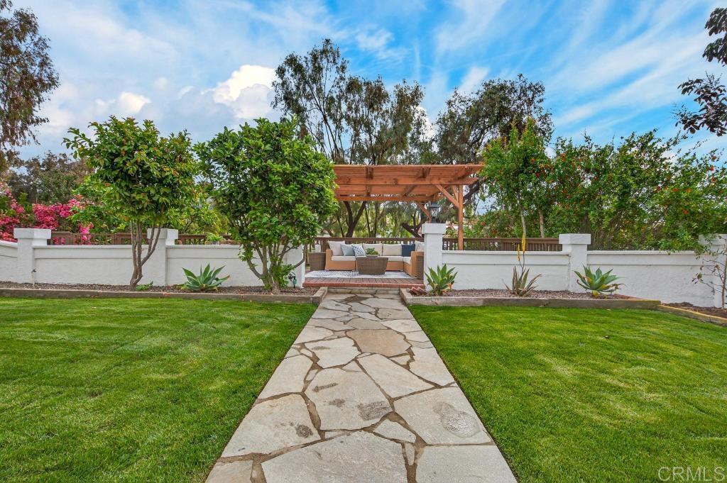 14305 El Vestido Street