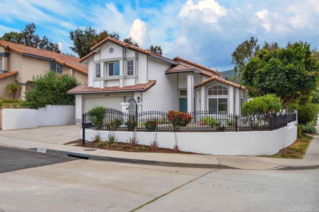 14305 El Vestido Street