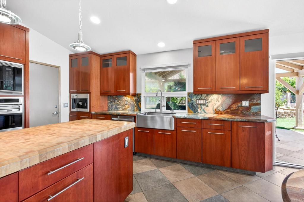 2703 Lobelia Road