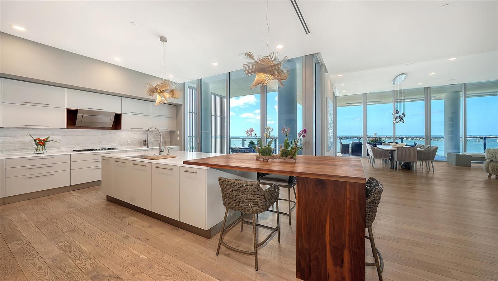 605 S GULFSTREAM AVE #12