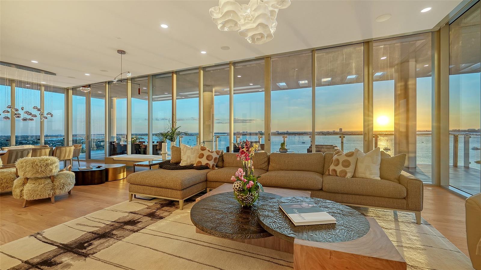 605 S GULFSTREAM AVE #12