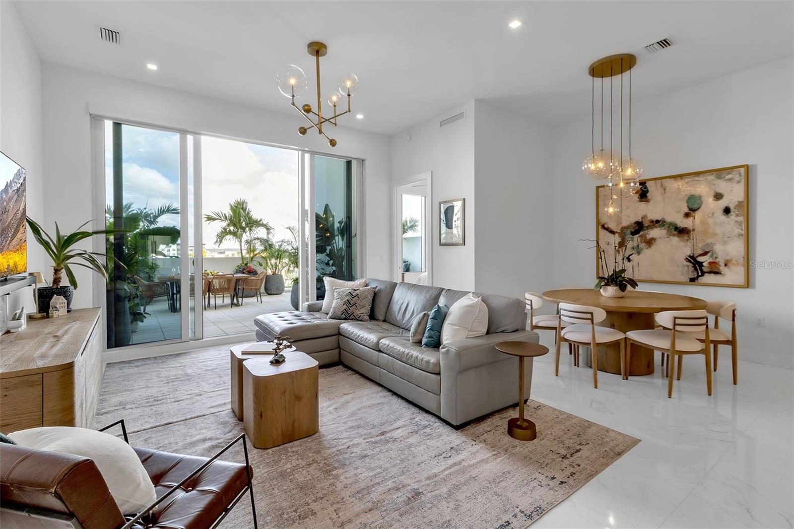 111 S PINEAPPLE AVE #519