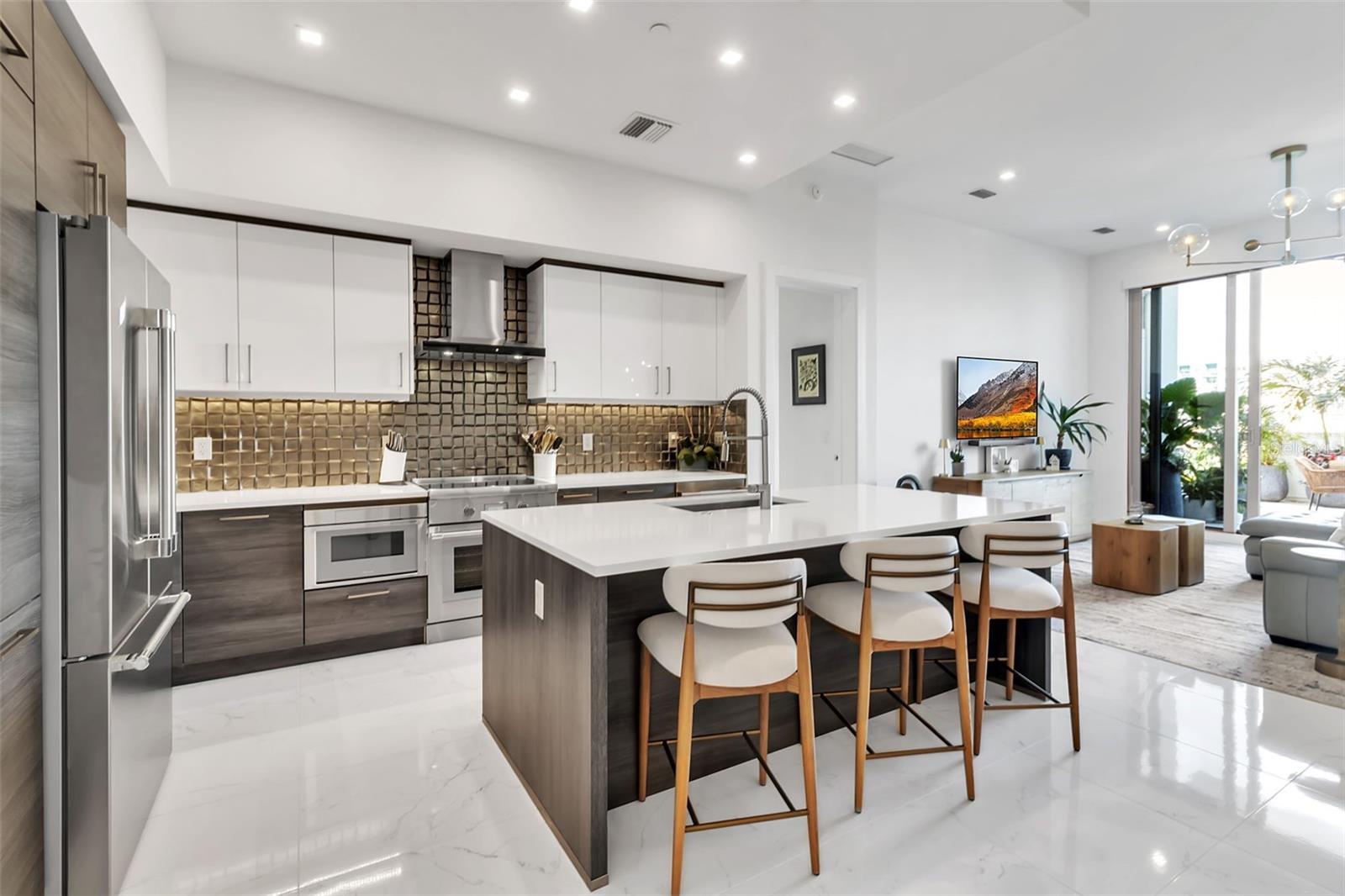 111 S PINEAPPLE AVE #519