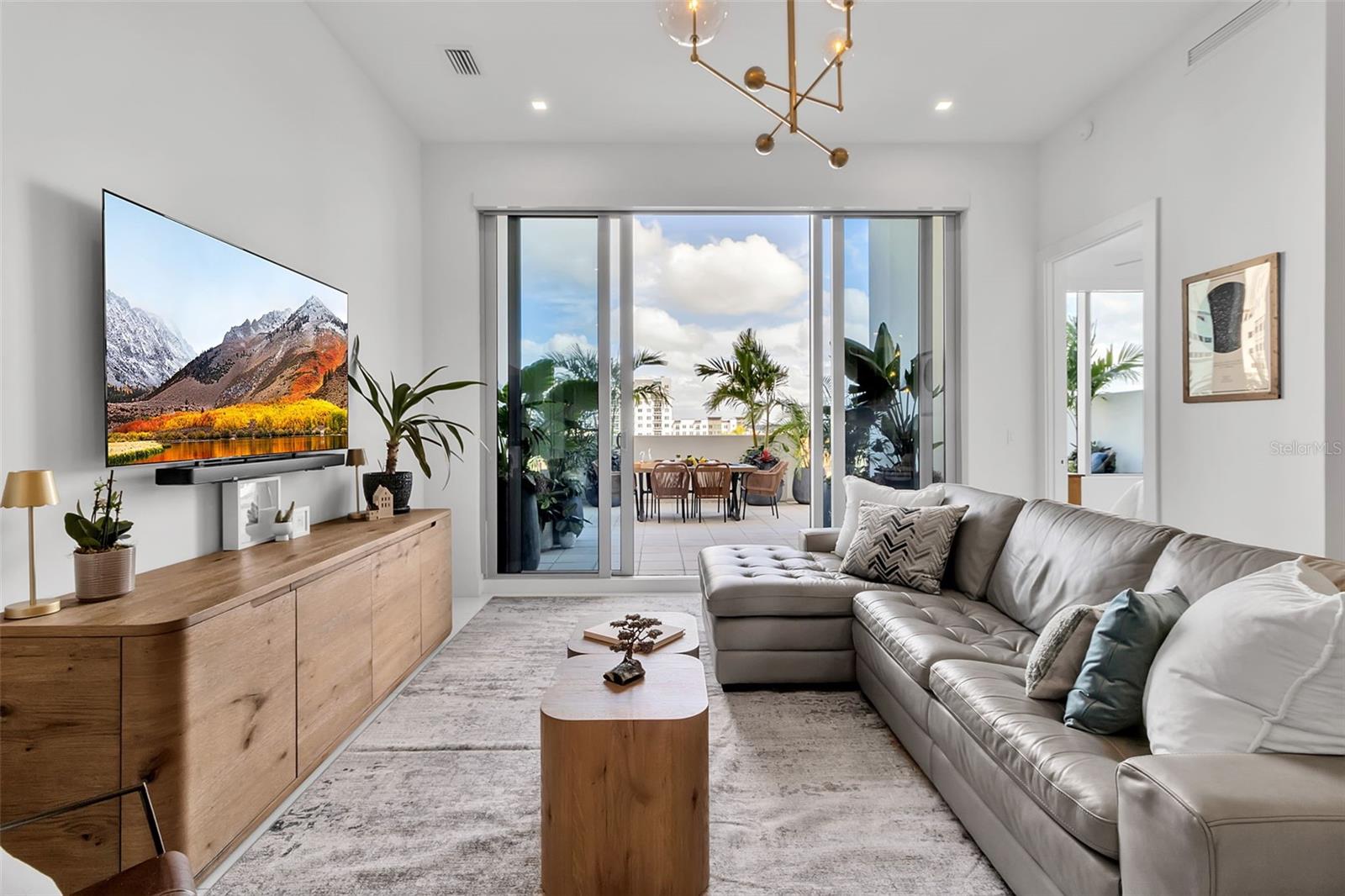 111 S PINEAPPLE AVE #519