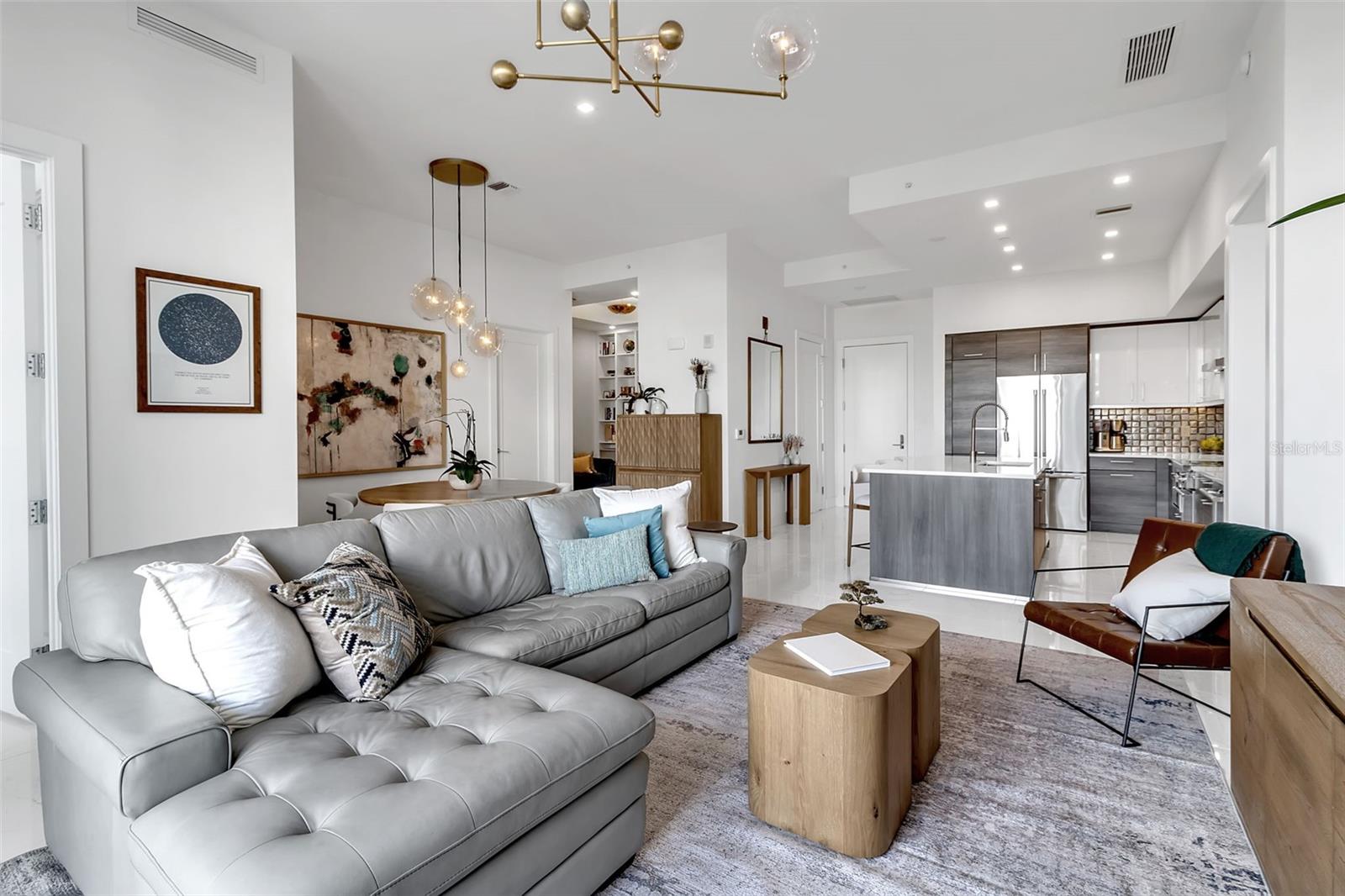 111 S PINEAPPLE AVE #519