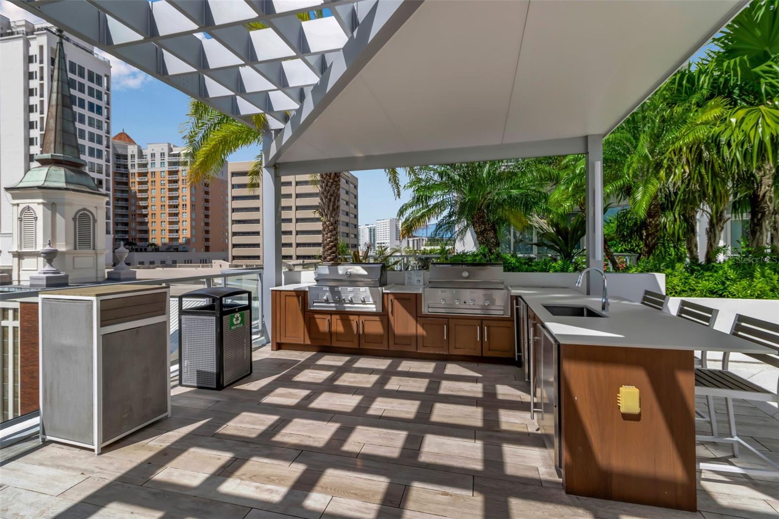 111 S PINEAPPLE AVE #519