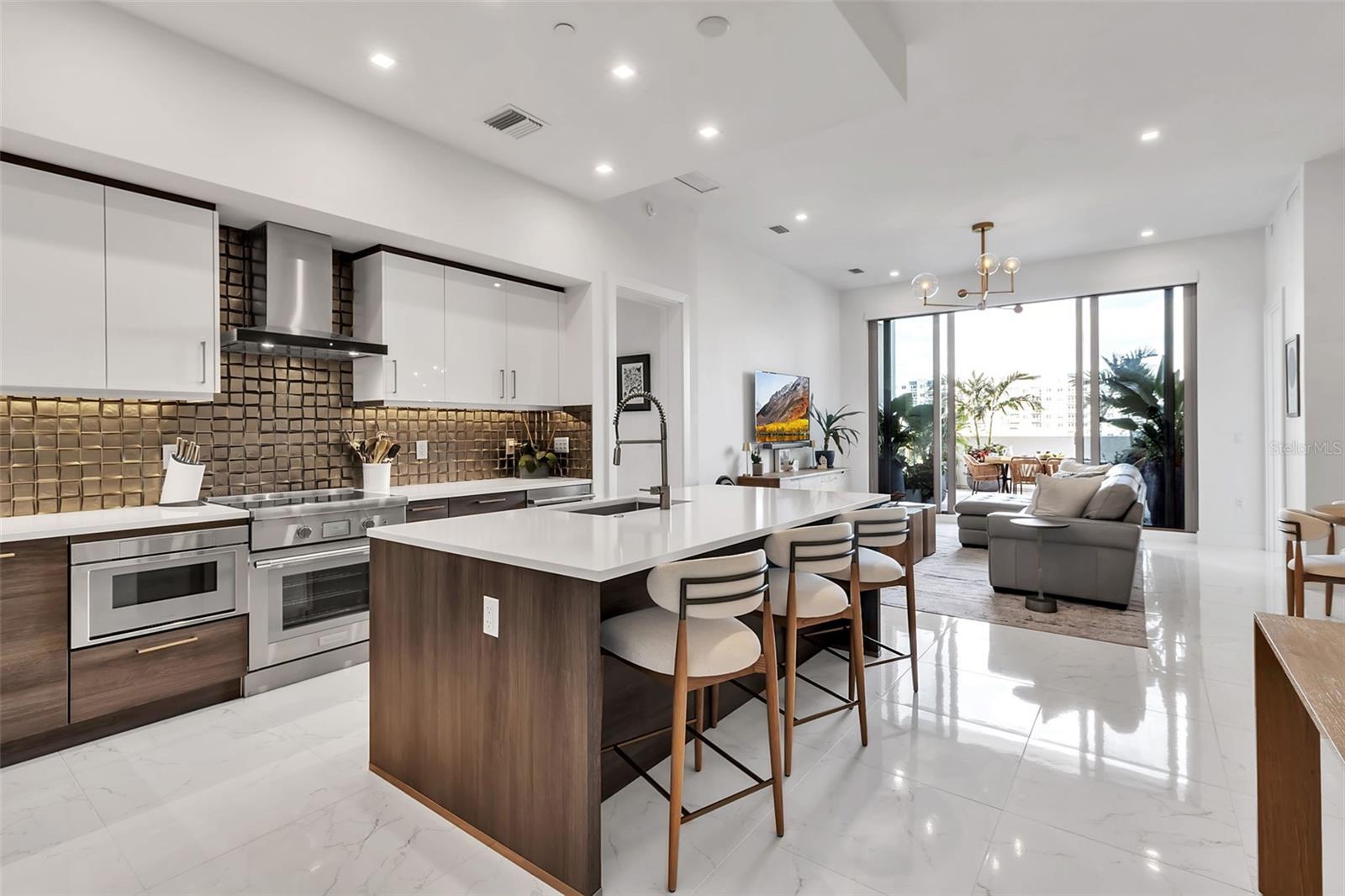 111 S PINEAPPLE AVE #519