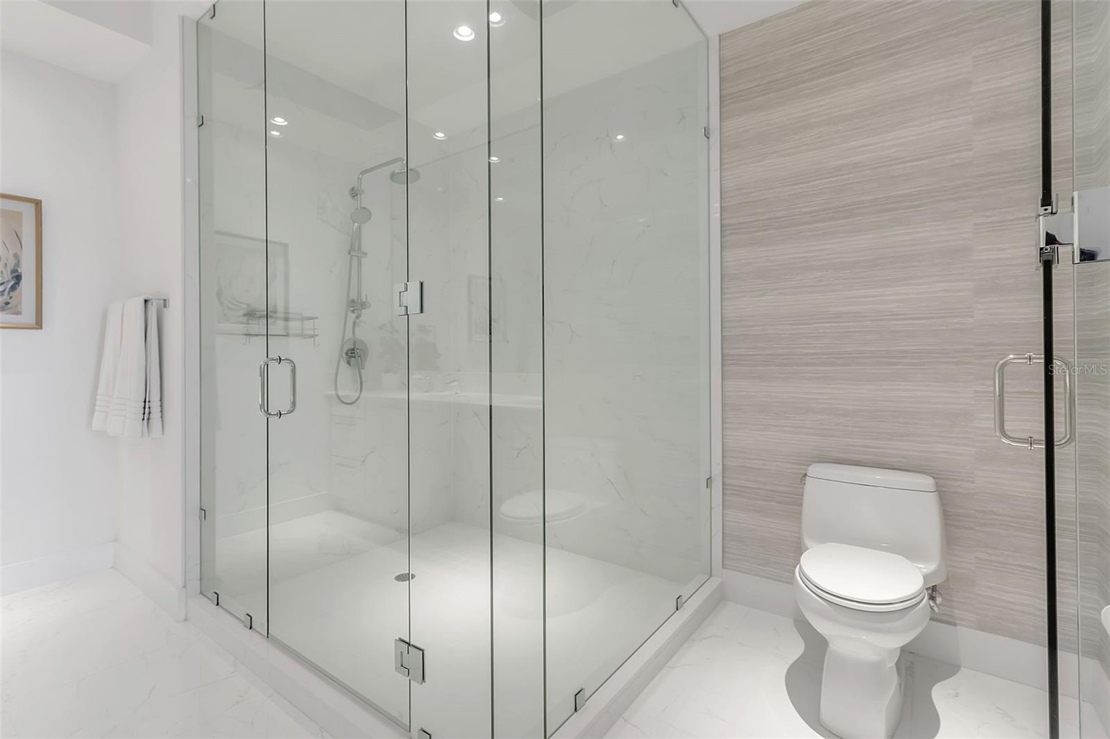 111 S PINEAPPLE AVE #519