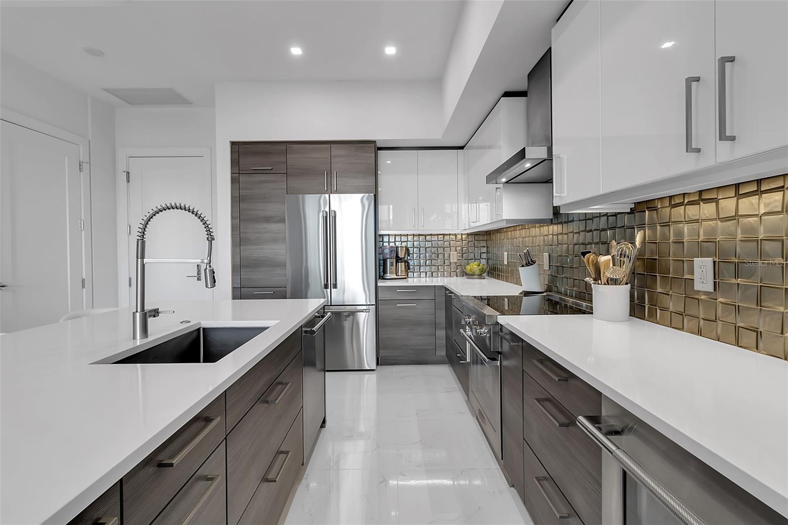 111 S PINEAPPLE AVE #519