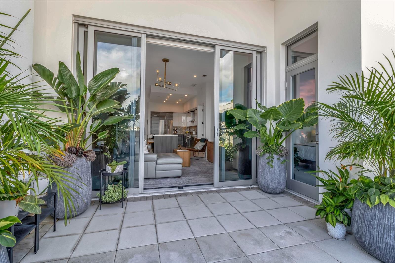 111 S PINEAPPLE AVE #519