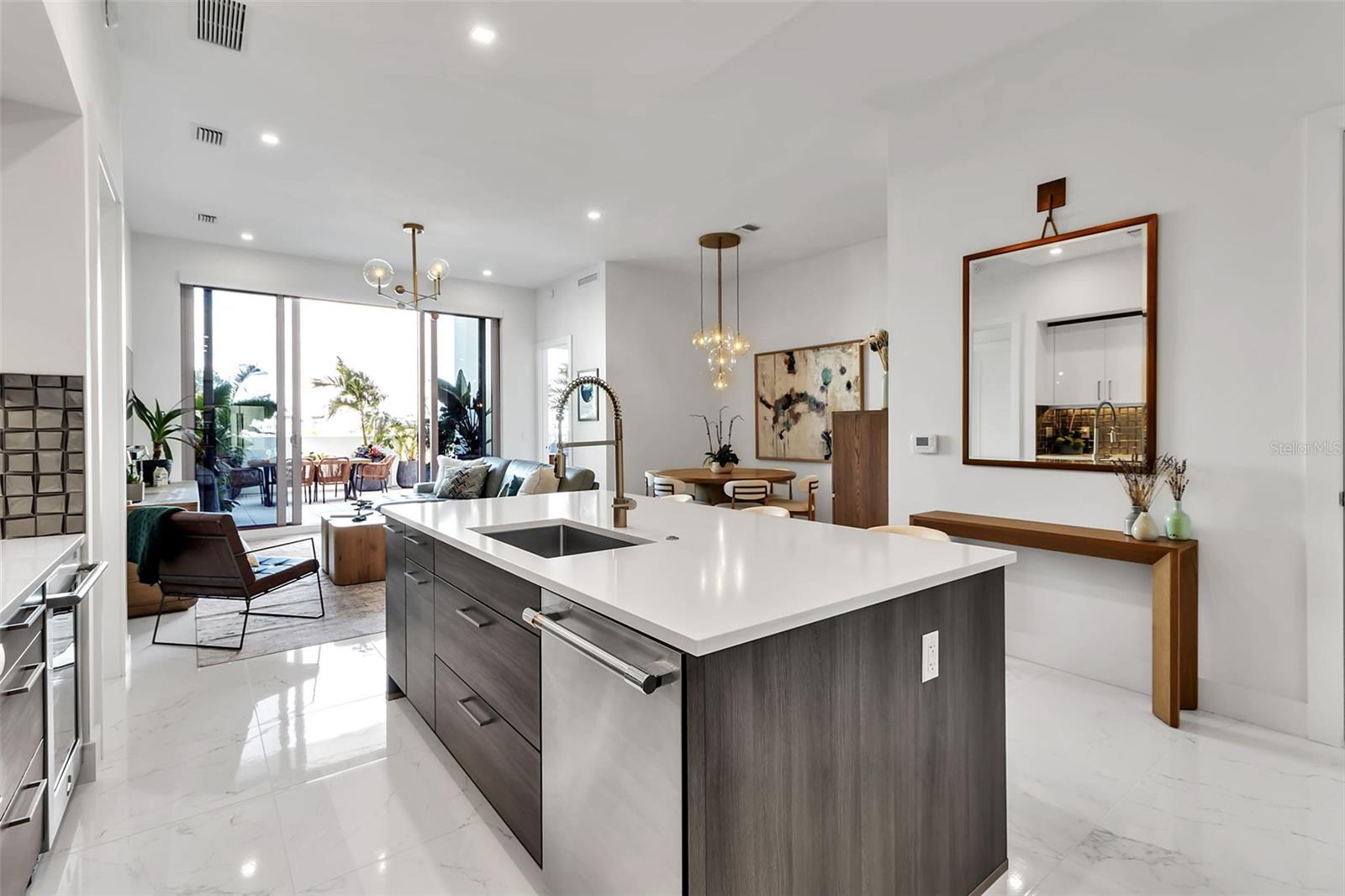 111 S PINEAPPLE AVE #519