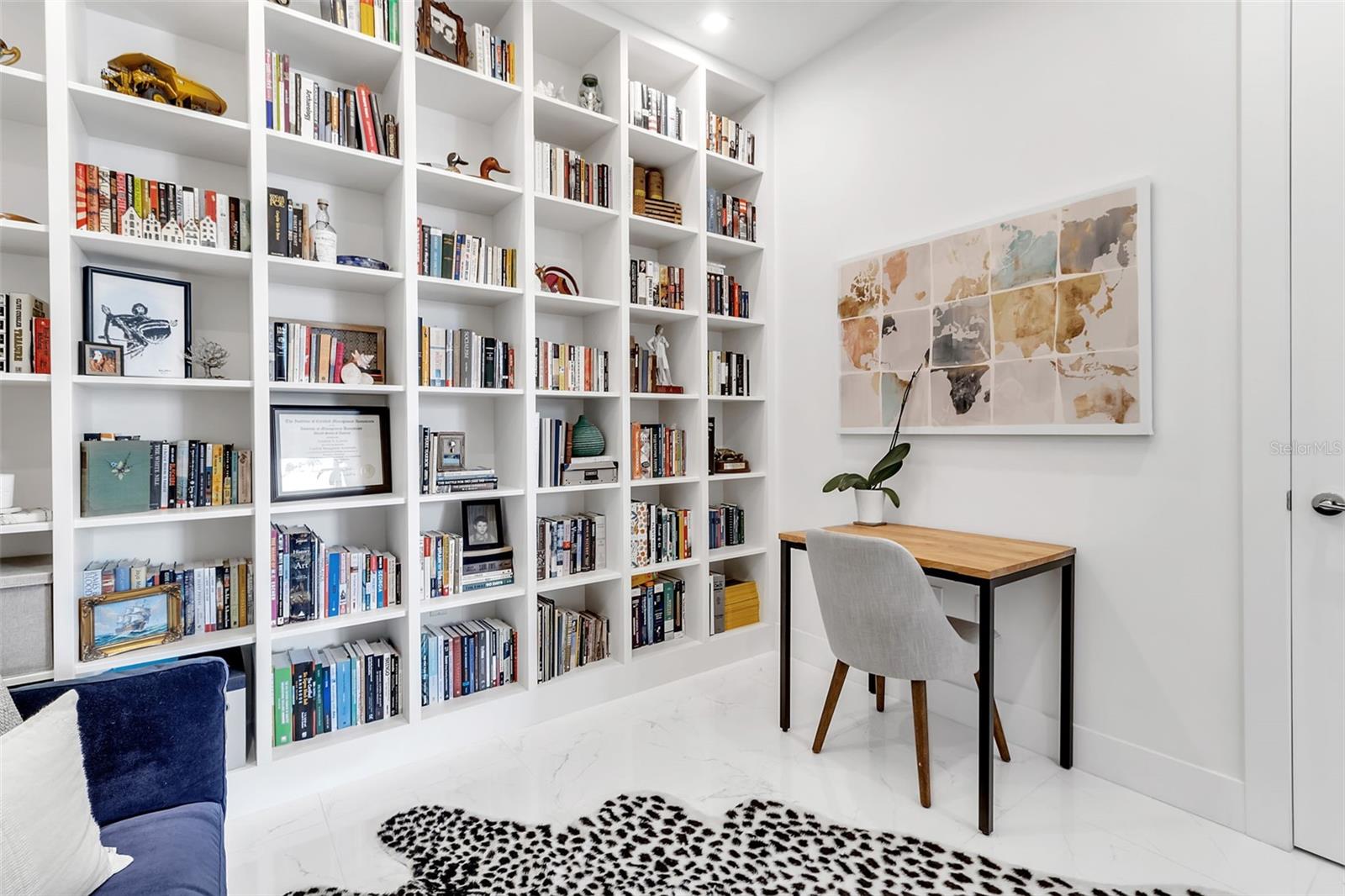 111 S PINEAPPLE AVE #519