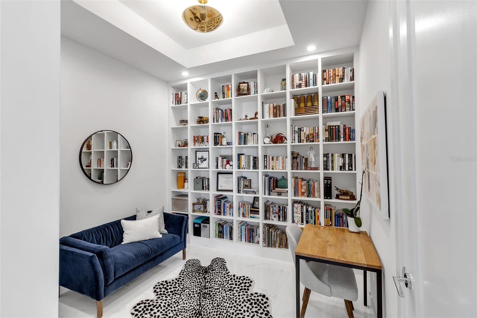 111 S PINEAPPLE AVE #519