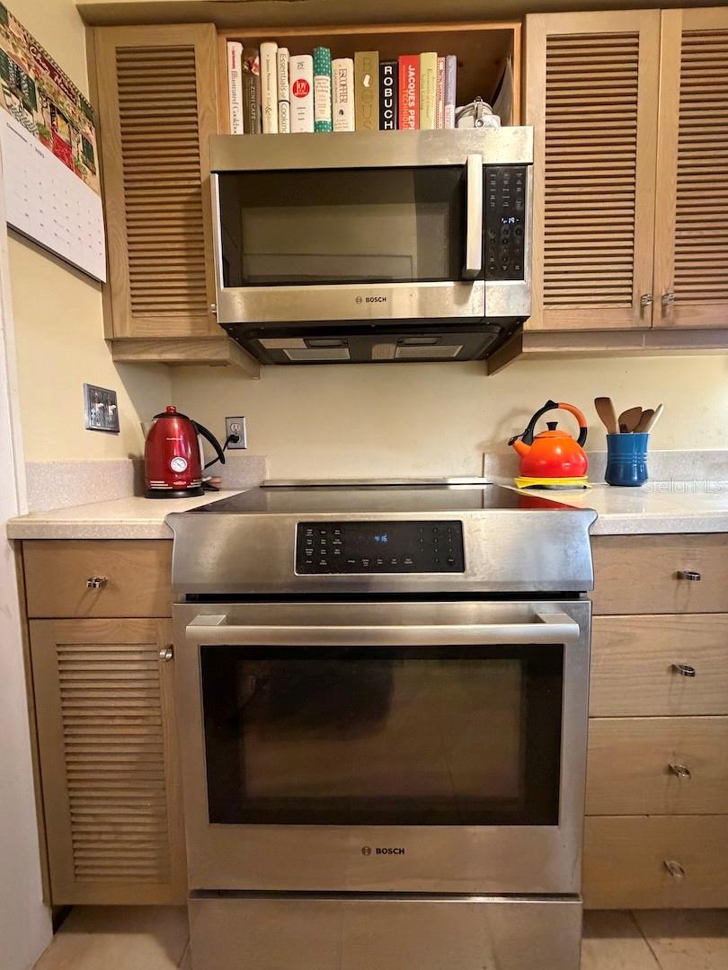 1221 N PALM AVE #204