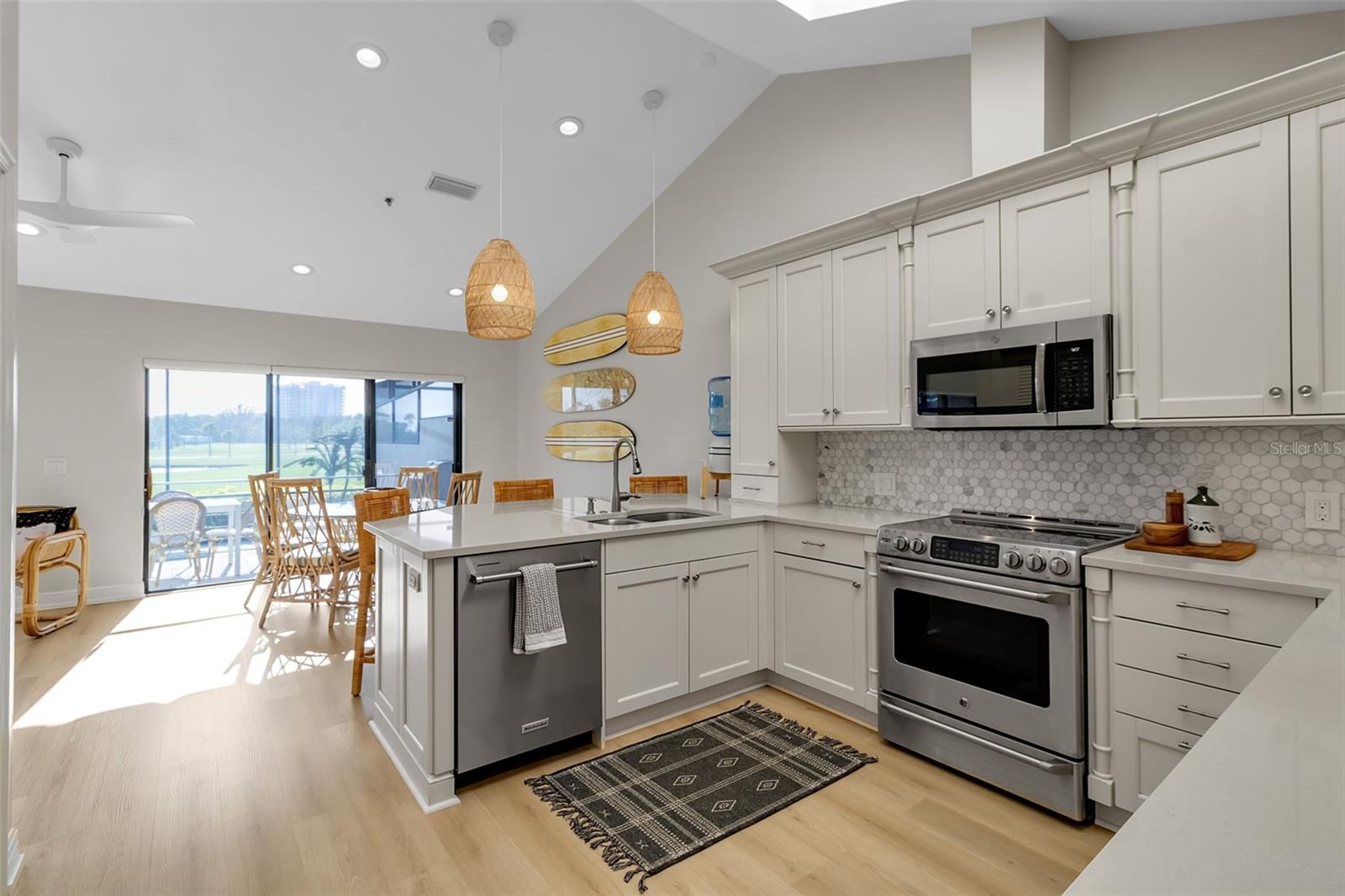 2341 HARBOUR OAKS DR