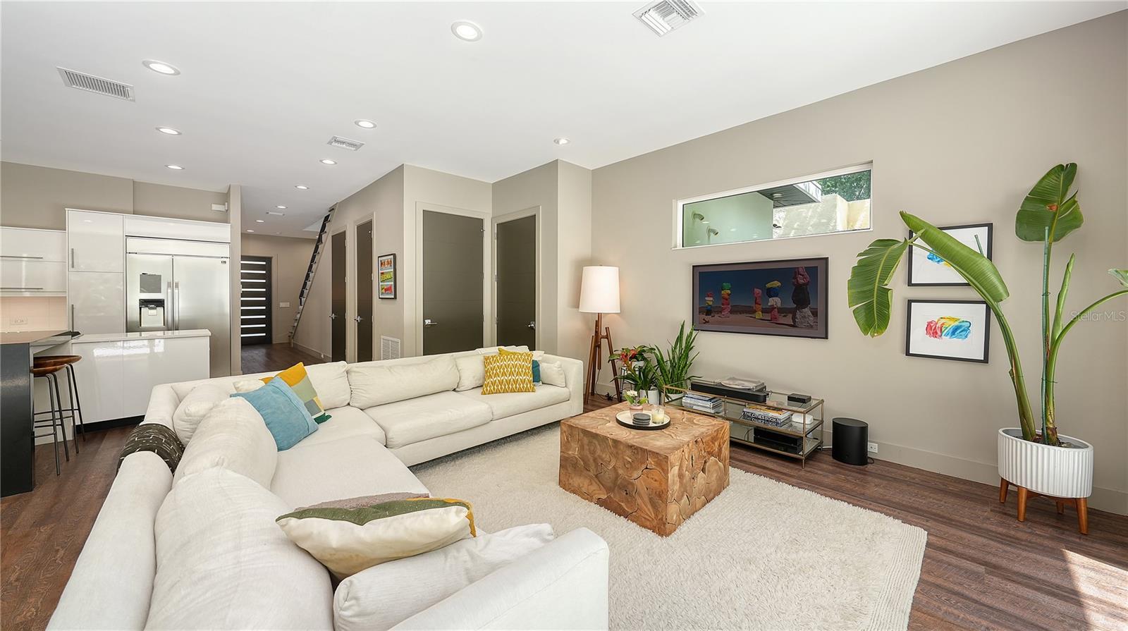 543 COLUMBIA CT