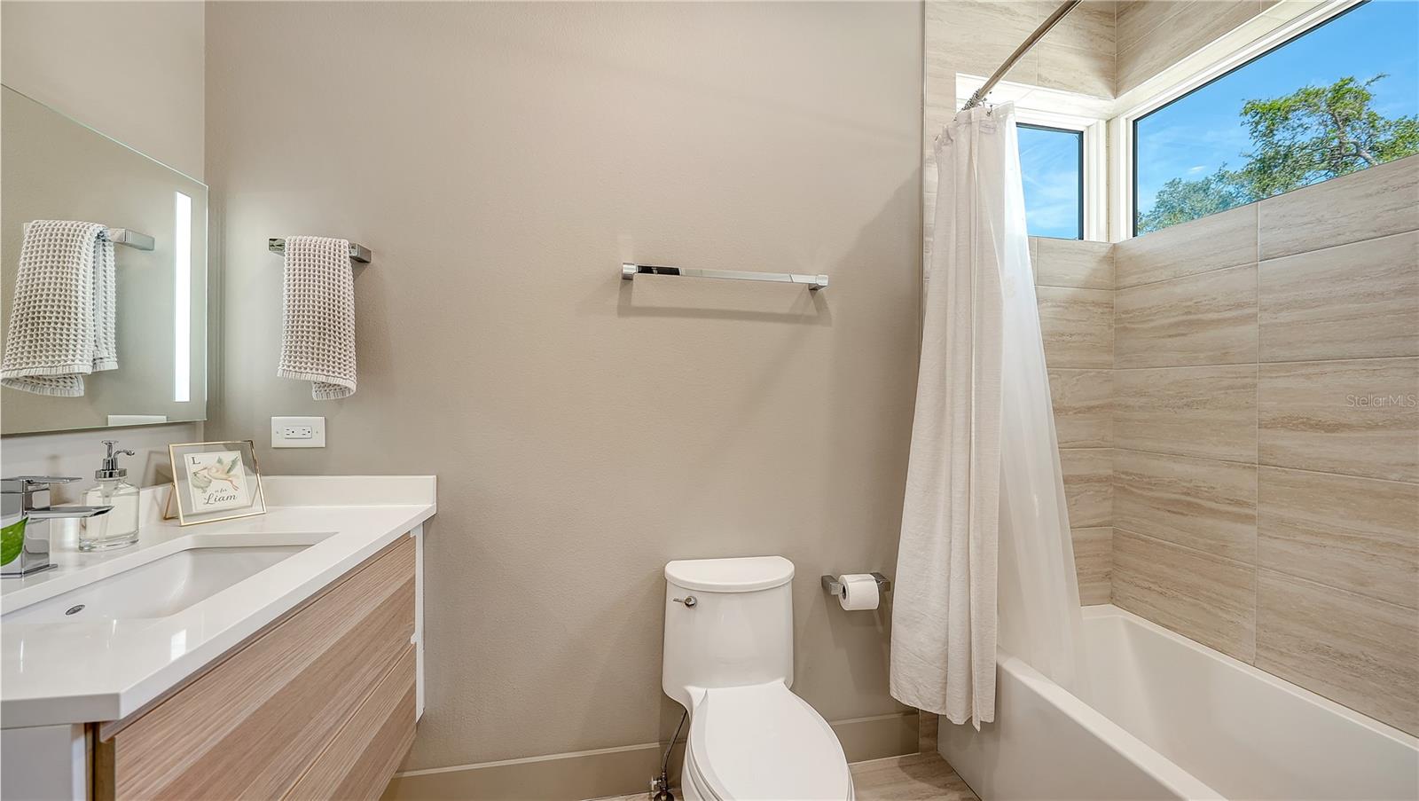 543 COLUMBIA CT