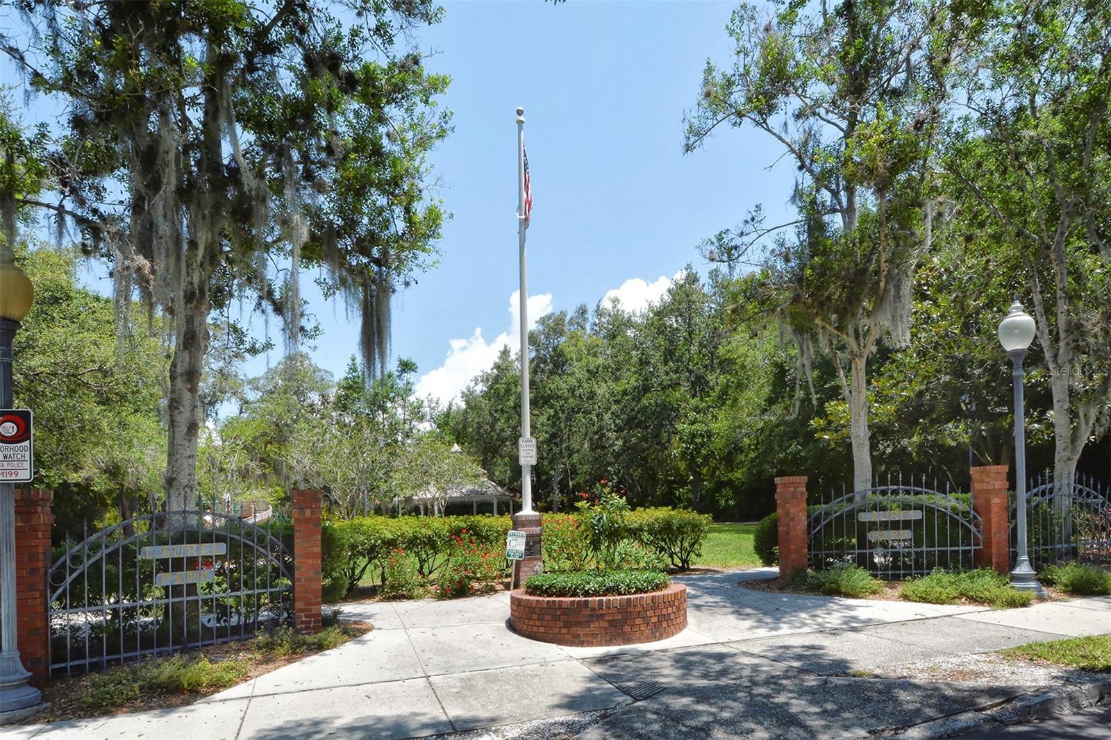 543 COLUMBIA CT