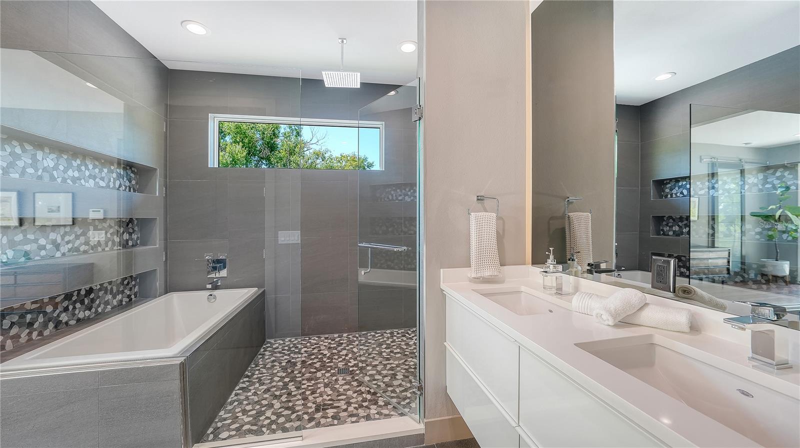 543 COLUMBIA CT