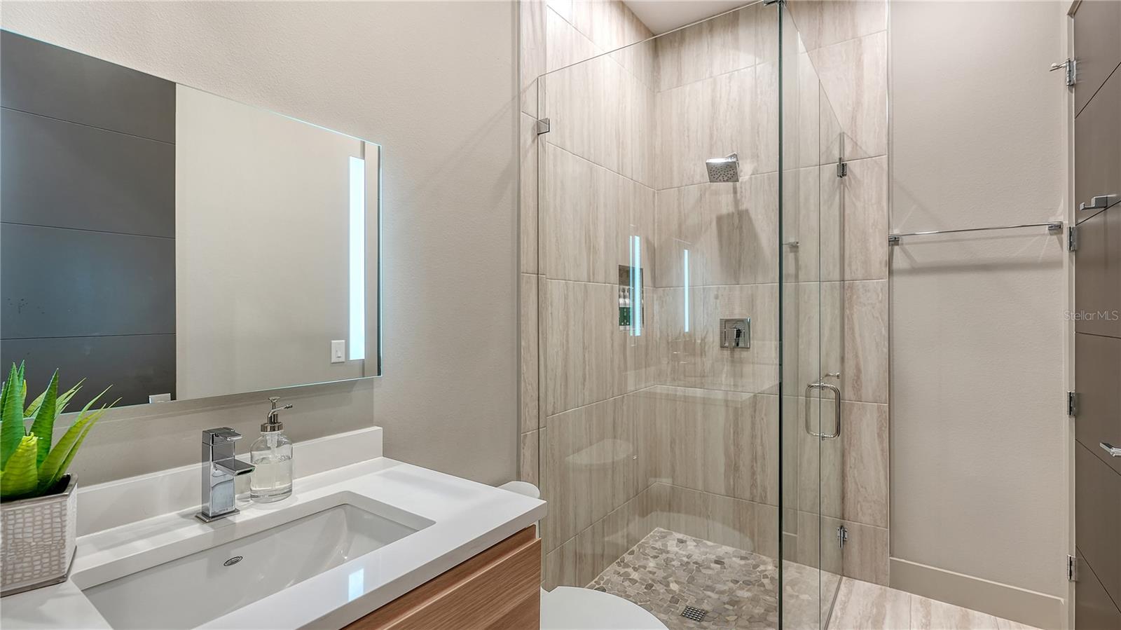 543 COLUMBIA CT
