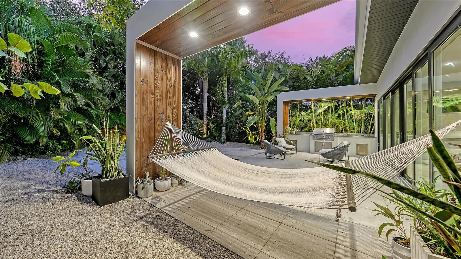 543 COLUMBIA CT