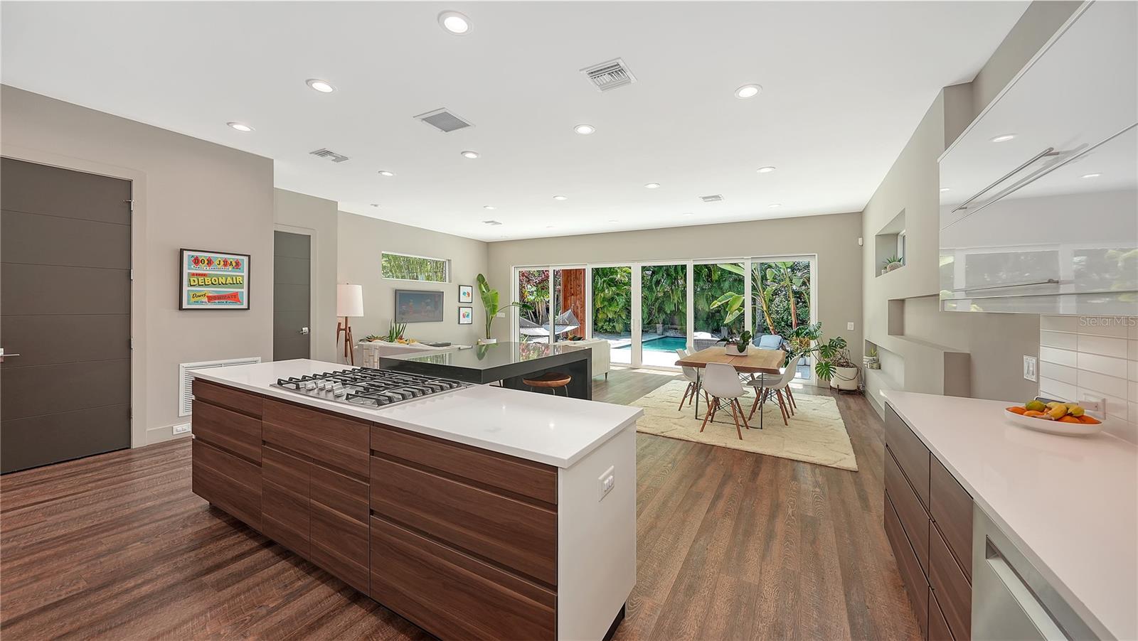 543 COLUMBIA CT