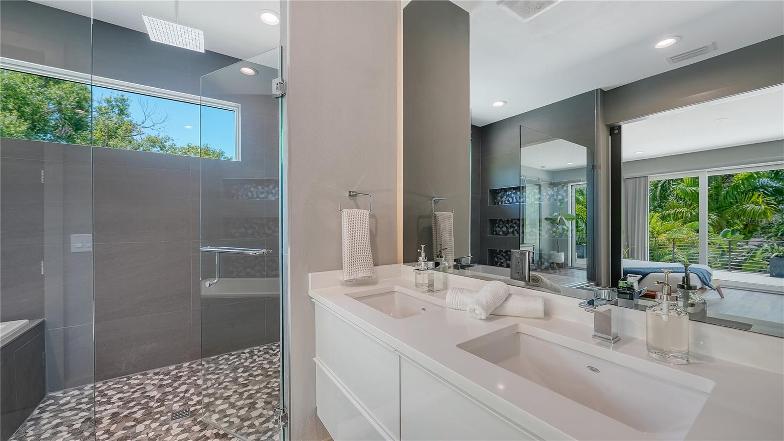 543 COLUMBIA CT