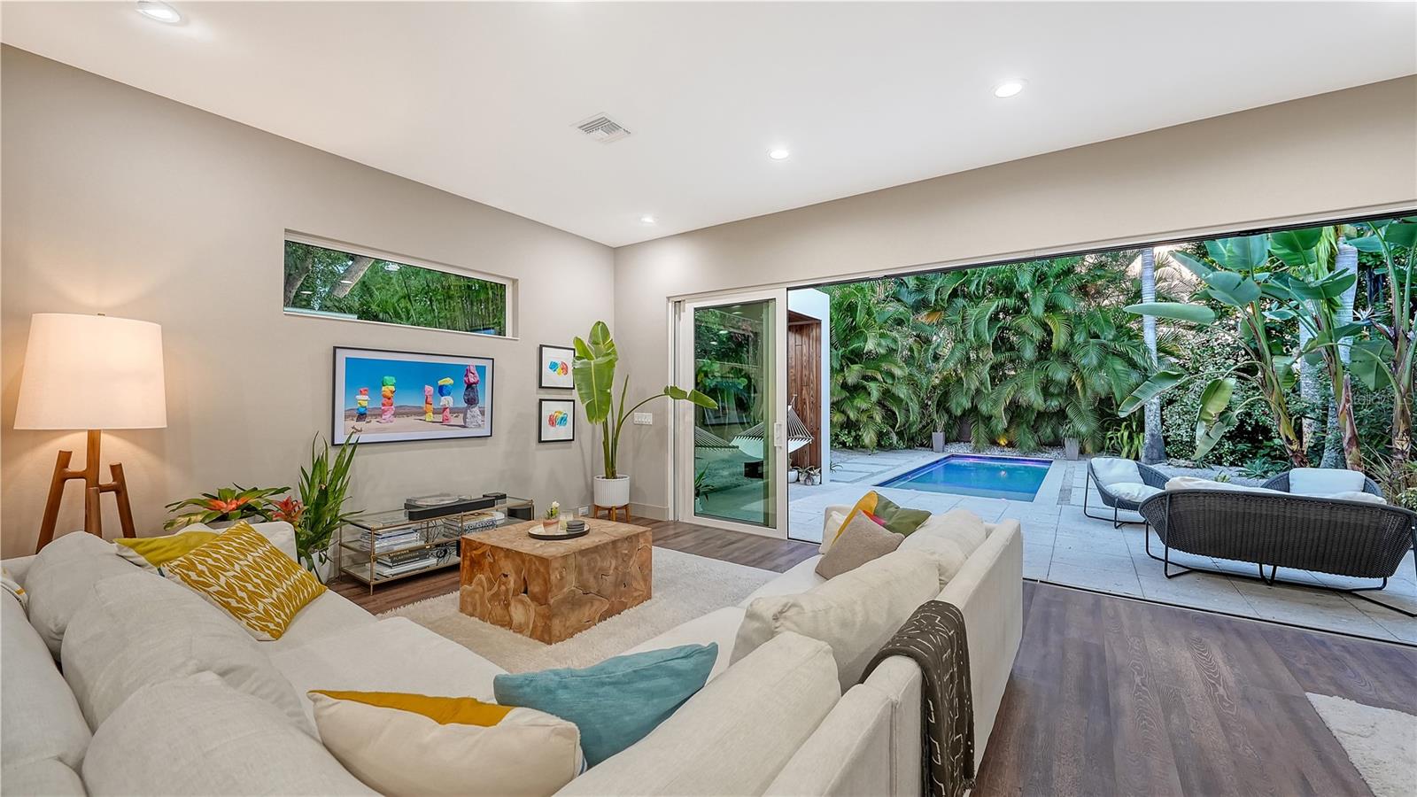 543 COLUMBIA CT