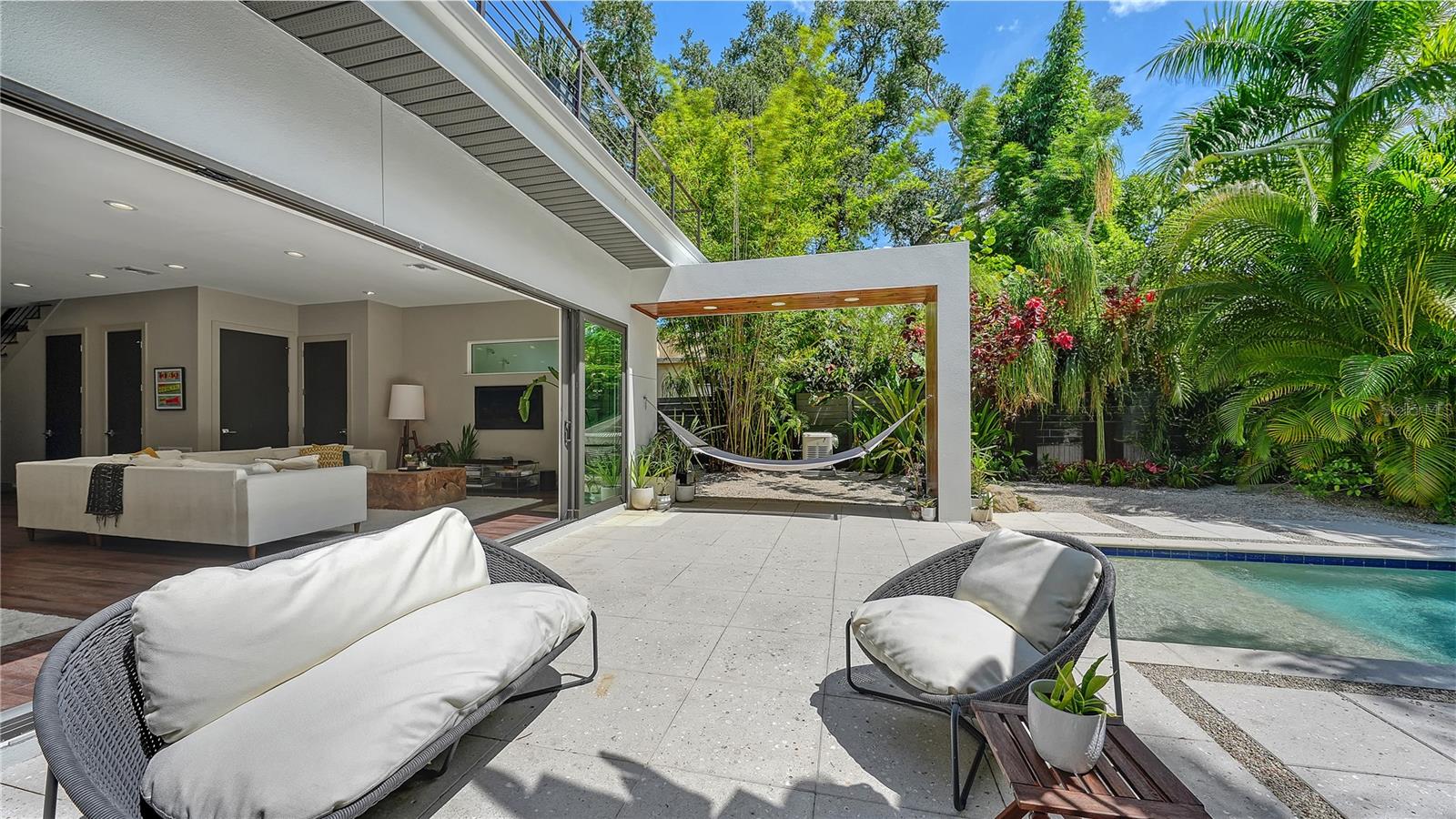 543 COLUMBIA CT