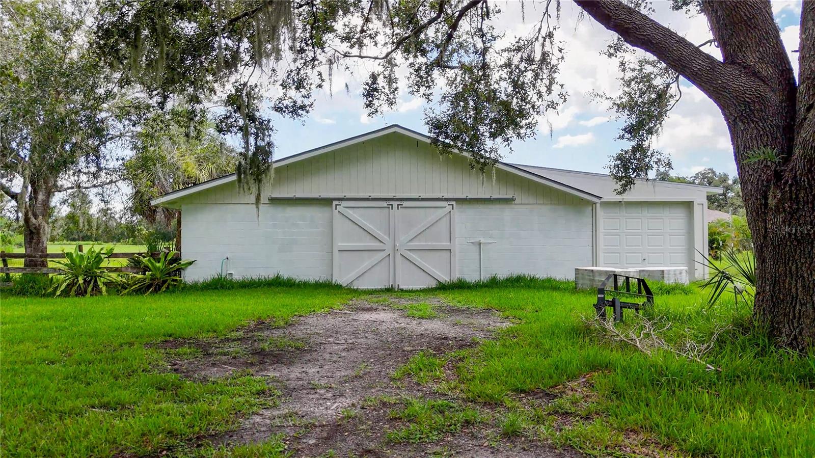 5760 HOWARD CREEK RD