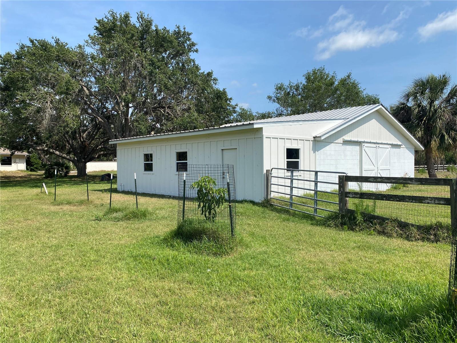 5760 HOWARD CREEK RD