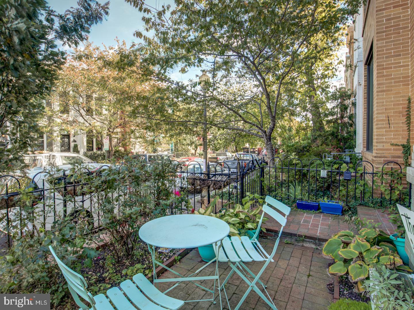 1341 Emerald STREET NE